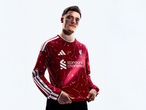 Ketika The Reds Bergaya Retro Musim Depan