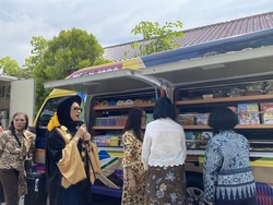 Mobil Ajaib CT Arsa: Bagi-bagi Makanan Bergizi-Ajarkan Membaca untuk Anak Tak Mampu