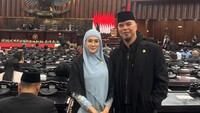 Gaya Kompak Mulan Jameela & Ahmad Dhani Ikut Rapat Paripurna DPR RI