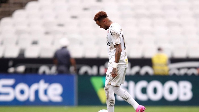 Duh, Neymar cedera lagi. Bisa tampil di Piala Dunia 2026?