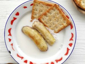 Manis Gurih Pisang Panggang Kuah Santan, Kuliner Ikonik Khas Bukittinggi