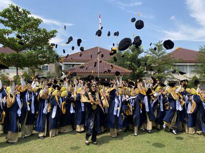 Potret Pelepasan Siswa Angkatan VI SMAU CT Arsa Sukoharjo, Mayoritas Diterima PTN