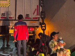 Pedagang Asongan Tewas Terjepit Truk di Atas KMP Tunu Pratama Jaya