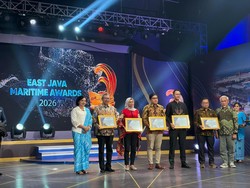 Peduli Masyarakat Pesisir, PT BSI Sabet East Java Maritime Awards 2026
