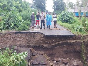 Jalur Trans Flores Putus Total gegara Longsor
