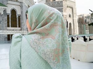 Buttonscarves Rilis Hijab Terinspirasi Keindahan Masjidil Haram dan Nabawi