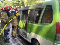Angkot Terbakar di Jalan Sudirman Bogor, Diduga Akibat Aki Korslet