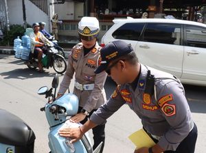 Parkir Sembarangan di Ubud, 111 Kendaraan Kena Tilang dan Teguran