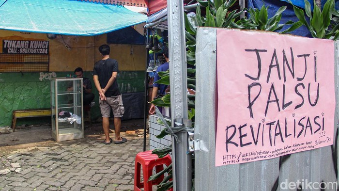 Kondisi lapak pedagang di jejak kebakaran Pasar Taman Puring, Jalan Kyai Maja, Jaksel, Kamis (21/5/2026). Mereka menolak alih kegunaan jadi taman difabel.
