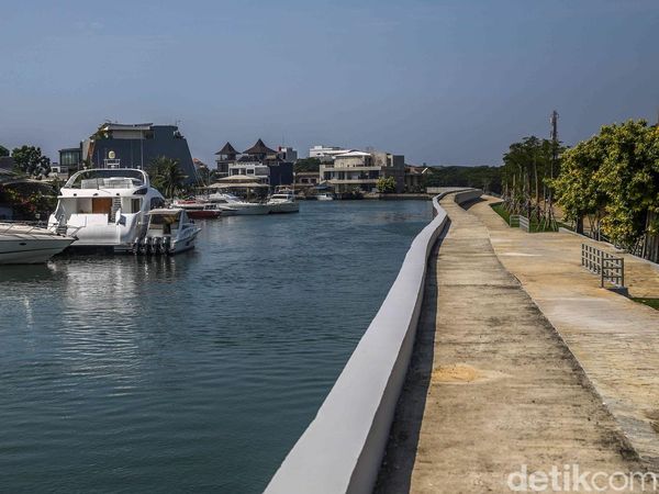 Tanggul Laut Jaga Permukiman Elite di Pantai Mutiara