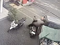Tas Sopir Pikap Raib Digondol Maling Saat Sibuk Ganti Ban di SPBU Jembrana