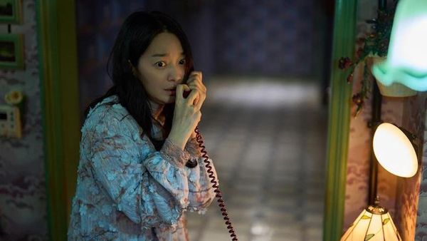 Potret Shin Min Ah Jadi Anak Kembar di Film Thriller Terbaru