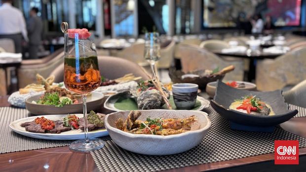 Industri kuliner hotel bintang lima di Kota Pahlawan kembali disemarakkan oleh kehadiran inovasi menu dari Grand Restaurant yang terletak di Trans Luxury Hotel Surabaya