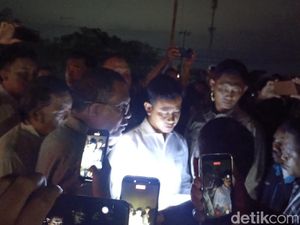 Tiba di Kupang, Gibran Langsung Dicegat Mahasiswa