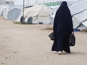 Dunia Hari Ini: Perempuan-Anak-anak Terkait ISIS dalam Perjalanan ke Australia