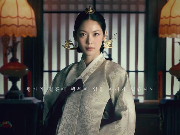 Foto: Pesona Ibu Suri Perfect Crown, Gong Seung Yeon Pernah Sepi Job