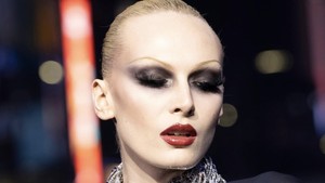 Makeup Gothic di Fashion Show Gucci Curi Perhatian, Clean Makeup Ditinggalkan?