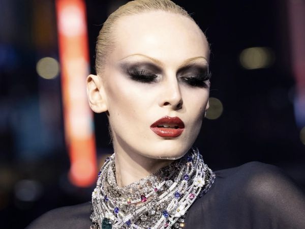 Makeup Gothic di Fashion Show Gucci Curi Perhatian, Clean Makeup Ditinggalkan?