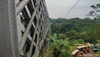 5 Fakta Lansia Terjun dari Jembatan Cirahong