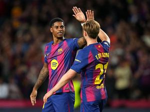De Jong Nilai Rashford Pantas Dipertahankan Barcelona