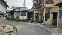 Pengakuan Warga di Ciputat Pernah Dibikin Kaget Pocong Ngamen Malam-malam