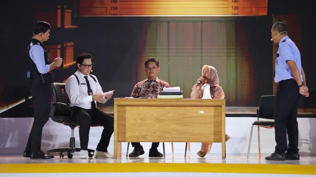 Penampilan Lapor Pak! dalam acara Jogja Financial Festival 2026 di Jogja Expo Center (JEC), Yogyakart Penampilan Lapor Pak! dalam acara Jogja Financial Festival 2026 di Jogja Expo Center (JEC), Yogyakarta, Jawa Tengah, Jumat (22/5/2026). (CNBC Indonesia/Faisal Rahman)