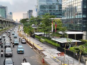 Trotoar di Jl Rasuna Said Mulai Tertata Rapi, Kini Lebih Lebar