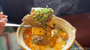 Sedap! Makan Bebek Goreng Afkir dengan Sup Iga di Resto Modern Jaksel
