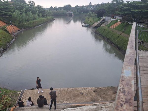 Potret Sore di Waduk Brigif, Tempat Habiskan Akhir Pekan di Jakarta
