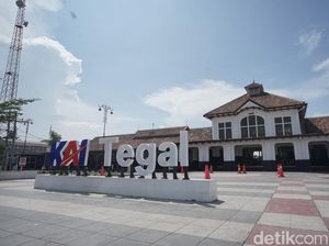 KA Tegal Bahari Terlambat Imbas Gangguan di Stasiun Senen