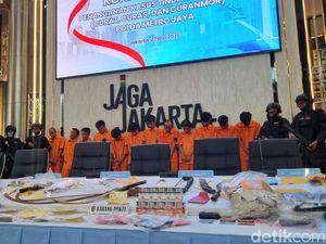 Sebulan Operasi, Tim Pemburu Begal PMJ Sita Puluhan Sajam hingga 8 Senpi