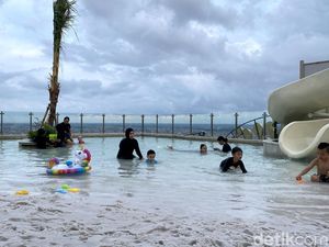Menikmati Keindahan 28th Sky Beach Club di Trans Luxury Hotel Surabaya