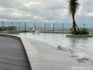 Staycation di Hotel Bintang 5 Surabaya Mulai Rp 1,1 Juta, Ada Pantai di Rooftop!