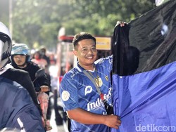 Cerita Kendro, Jualan Cilok Sambil Rayakan Persib Hattrick Juara