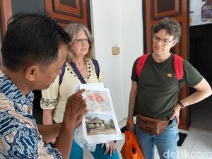 Kisah Wanita Belanda Telusuri Rumah Kakek Buyut di Magelang Bermodal Kartu Pos