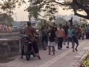 Dishub Turun Tangan Usai Bocil di Jakbar Viral Hadang Pemotor Naik Trotoar