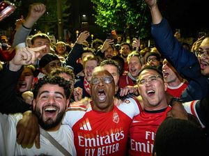 Cerita Fans Menyusup Klub Malam demi Lihat Pesta Juara Arsenal