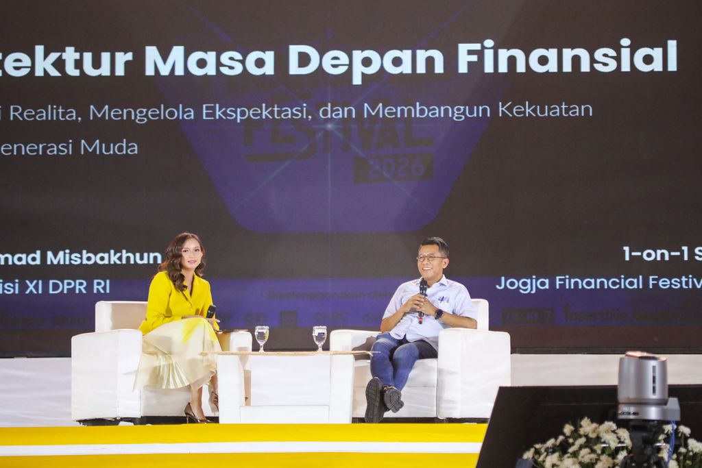 Sesi diskusi bersama Mukhamad Misbakhun