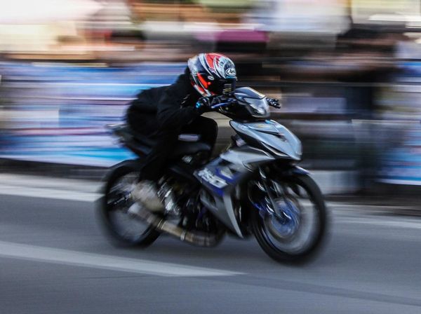 Trek Lurus 201 Meter Jadi Arena Adu Cepat Pembalap Drag Bike