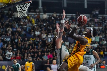 Kesatria Bengawan Solo Menang Dramatis 82-81 atas Bogor Hornbills di Playoffs IBL 2026