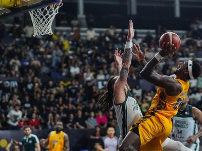 Kesatria Bengawan Solo Menang Dramatis 82-81 atas Bogor Hornbills di Playoffs IBL 2026