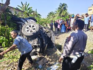 Video Kecelakaan Maut KA Vs Pajero di Tebing Tinggi, Lansia Tewas