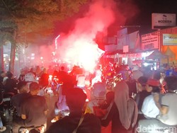 Euforia Persib Juara di Sukabumi: Flare Menyala, Jalan Siliwangi Padat