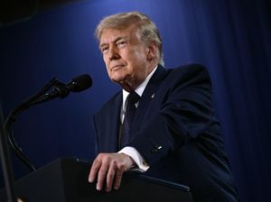 Antisipasi China, Trump Tunda Aturan Pengawasan AI di Amerika
