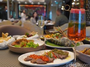 Makan Siang Berkelas A la Carte di Grand Restaurant Trans Luxury Surabaya