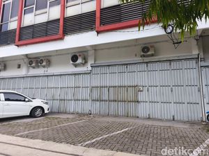 Penampakan Ruko Markas Komplotan Scammer Jaringan Internasional di Solo Baru