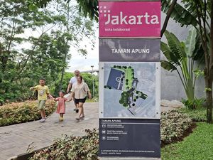 Menyambangi Taman Apung, Spot Liburan Murah di Jakarta Timur