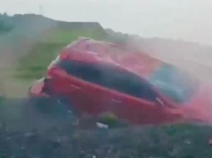 Pembunuh Wanita di Bogor Bawa Kabur Mobil Korban, Berujung Terguling di Tol