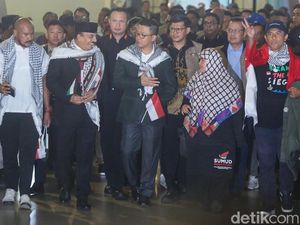 Video Menlu ke 9 WNI Relawan Flotilla: Selamat Berkumpul dengan Keluarga