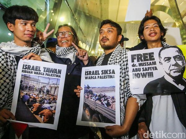 9 WNI Relawan Gaza Tiba di Indonesia Usai Ditahan Militer Israel